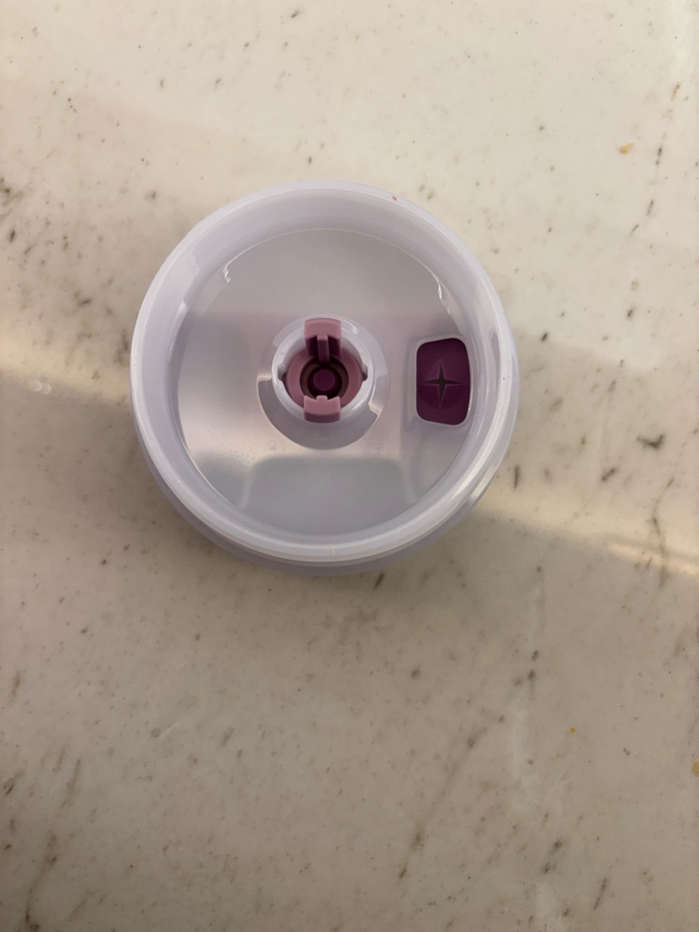 Stanley Quencher H2.0 FlowState Tumbler in lilac 30 ounces - Picture 6 of 7